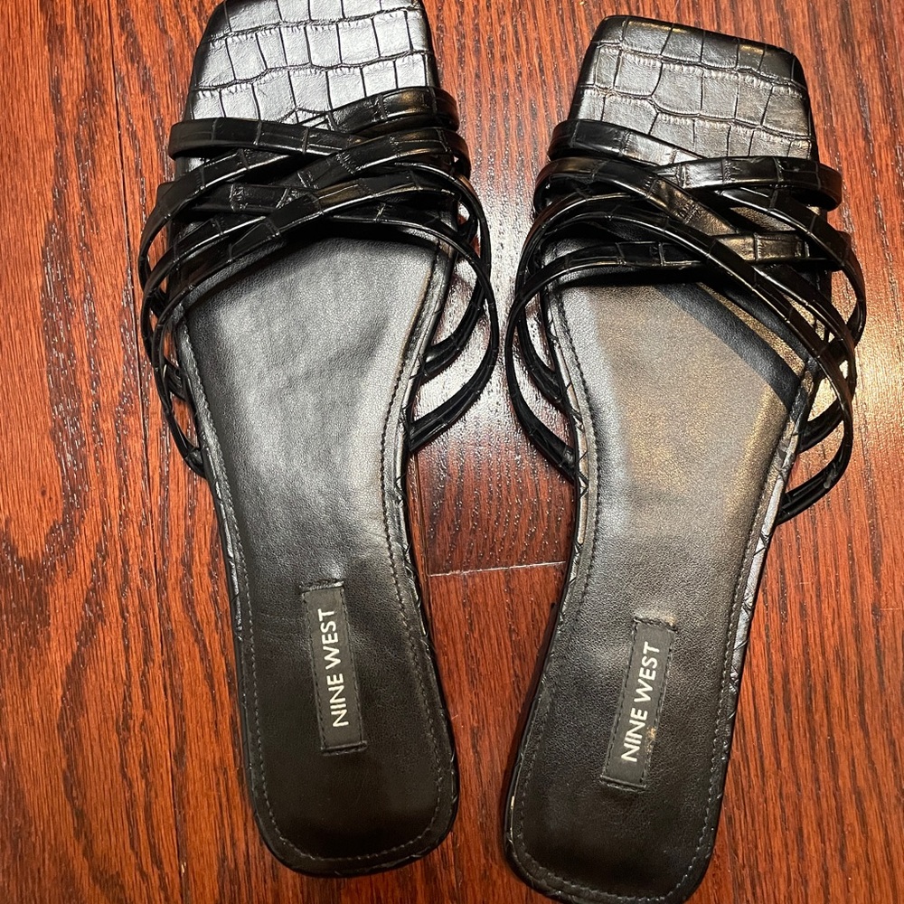 NINE WEST LIKE NEW SANDALS